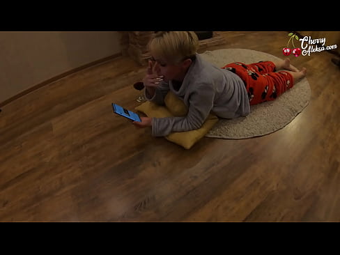 ❤️ Crazy Blonde aṅụ nnukwu dick na-aṅụ ma na-agba ya - mmekọahụ gbasara ike ❤️❌  Mmekọahụ